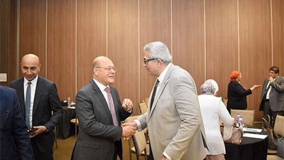 رئيس جامعة سوهاج يشارك بورشة عمل عن التدويل بالجامعات المصرية