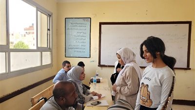 بدء المقابلات الشخصية للطلاب المتقدمين للالتحاق بالتعليم المزدوج بالبحر الأحمر