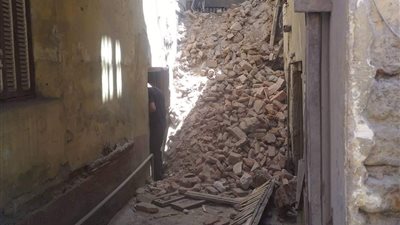 حي شرق الإسكندرية يتخذ إجراءات بعد انهيار جزئي لعقار أسفر عن مصرع فتاة