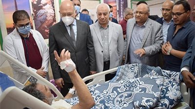 افتتاح وحدتي العناية المركزة لأمراض الباطنة والصدر بمستشفى سوهاج الجامعي