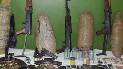 ضبط أسلحة نارية وأكثر من 22 كيلو مواد مخدرة في دمياط 
