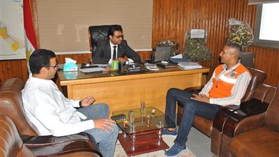 وكيل صحة سوهاج يبحث مع مدير الإسعاف رفع مستوى الخدمات الطارئة المقدمة للمواطن