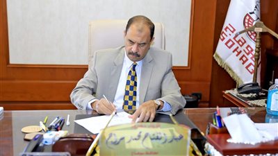 محافظ سوهاج يتابع تداعيات حادث وفاة طفل داخل غرفة صرف صحى بمستشفى برديس