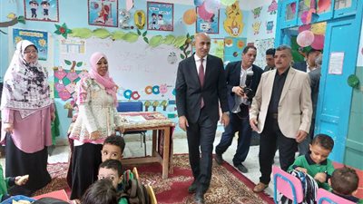 وزير التعليم ونائب محافظ سوهاج يتفقدان مدارس ناصر وأخميم الإعدادية القديمة والجديدة