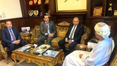رئيس جامعة بني سويف يلتقي السفير العماني لبحث سبل التعاون بين الجانبين