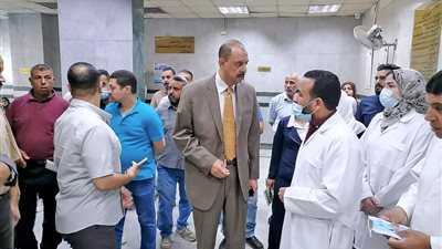 محافظ سوهاج يفاجئ مستشفى الهلال للتأمين الصحي ويتابع مستوى الخدمات الطبية المقدمة للمواطنين