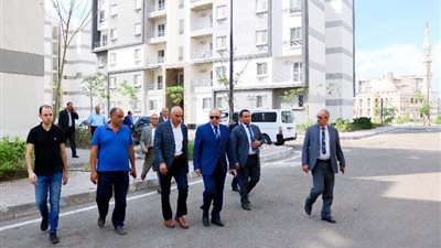 رئيس جامعة المنصورة الأهلية يتفقد مركز الرعاية الأولية