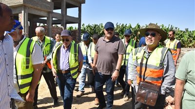 رئيس مياه الأقصر يتفقد عددًا من المشروعات ويطالب بسرعة إنجازها