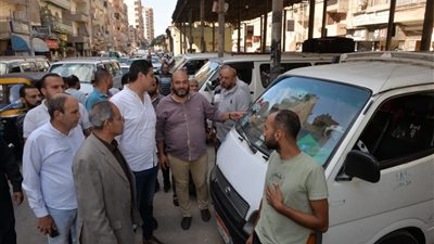 مخالفات وغرامات فورية في حملة على المواقف العمومية بالمنصورة ودكرنس وشربين 