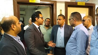 وكيل صحة سوهاج يناقش آليات سير العمل بالمستشفى التعليمي