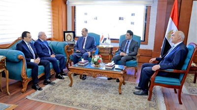 محافظ سوهاج: الاتفاق على إنشاء أكبر مصنع لتجفيف البصل والثوم بالشراكة مع هيئة تنمية الصعيد