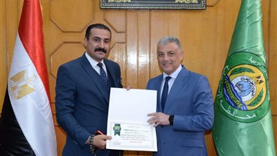 محافظ الإسماعيلية يُكرِّم الفائزين بالمراكز الثانية والثالثة في المبادرة الوطنية للمشروعات الخضراء الذكية في دورتها الثالثة