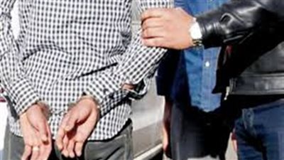 ضبط شخص لمحاولة تهريب مبالغ مالية في حقائبه بمطار سوهاج