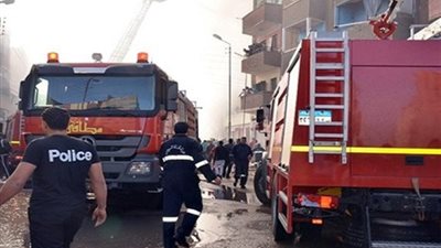 الحماية المدنية تسيطر على حريق نشب في مصنع بالمنطقة الصناعية بسوهاج