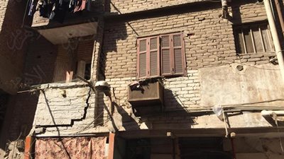 تساقط أجزاء من عقار بمنطقة جليم في الاسكندرية.. وتدخل فوري للجهات المعنية