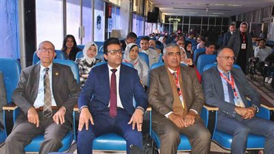 وكيل صحة سوهاج يشارك في المؤتمر العلمي لقسم أمراض الباطنة والكلى