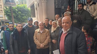 إقبال المواطنين على تحرير توكيلات تأسيس حزب الجبهة الوطنية بالإسكندرية