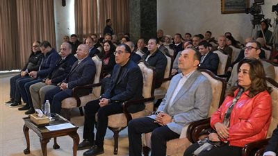 مدبولى: توجيهات رئاسية مستمرة بمواصلة عمليات التطوير لقطاع الغزل والنسيج