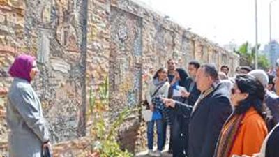 رئيس جامعة الإسكندرية يفتتح جدارية 