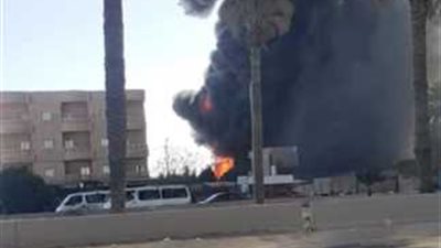 حريق يلتهم مخزن كابلات ببرج العرب غرب الإسكندرية.. والحماية المدنية تتدخل