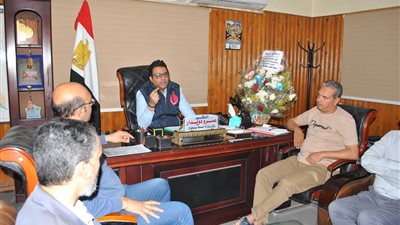 وكيل صحة سوهاج يترأس إجتماع غرفة الأزمات والطوارئ لمتابعة خطة التأمين الطبي لعيد الفطر