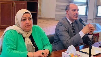 مدير تعليم الإسكندرية يعقد اجتماعًا موسعًا لمناقشة الاستعدادات لامتحانات نهاية العام