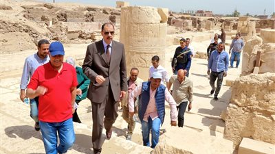 محافظ سوهاج في زيارة للمناطق الأثرية بأتريبس والهجارسة