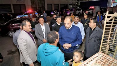 محافظ سوهاج يواصل جولاته الميدانية لمتابعة الوضع العام بالشارع