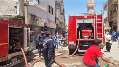 التهم طابقين.. الحماية المدنية تسيطر على حريق نشب داخل عقار فى ابوتشت