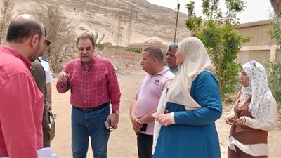 سكرتير عام سوهاج يعاين الموقع المقترح لإنشاء محطة معالجة توسعات الصرف الصحي