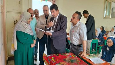 مدير التعليم العام يتفقد سير العملية التعليمية بمدارس طما 