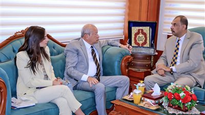 محافظ سوهاج يستقبل 