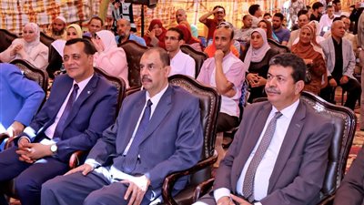 محافظ سوهاج يشهد ختام الأنشطة لمدارس التربية الخاصة بمدرسة الأمل للصم وضعاف السمع