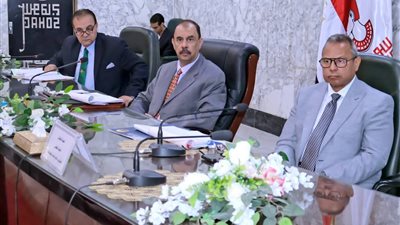 محافظ سوهاج يترأس المجلس التنفيذي ويناقش مستجدات الموقف بعدد من الملفات المهمة