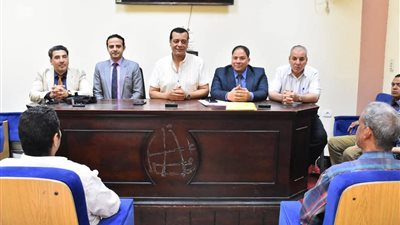 مدير تعليم سوهاج يتابع آليات انضباط أعمال امتحانات النقل والشهادات العامة والدبلومات الفنية