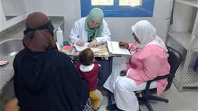 الكشف على 381 مريضًا من أهالى قرية أبوصير خلال قافلة طبية ببرج العرب