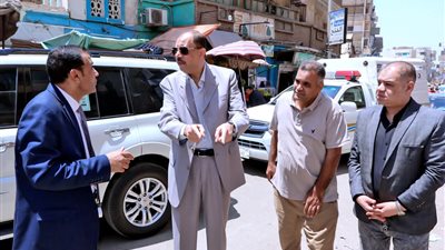 محافظ سوهاج يبدى استياءه من مستوى النظافة بمركز جرجا ويمهل رئيس المدينة شهرا لعودة الانضباط للشوارع