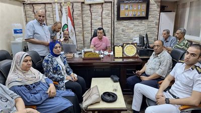 مدير تعليم سوهاج يتابع انتظام امتحانات العملي للدبلومات الفنية بغرفة العمليات المركزية