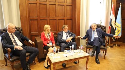 رئيس «تجارية الإسكندرية» يلتقى وفدًا تجاريًا بولنديًا لبحث التعاون الاقتصادي المشترك