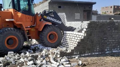 محافظ سوهاج: إزالة 238 حالة تعد على الأراضي الزراعية وأملاك الدولة