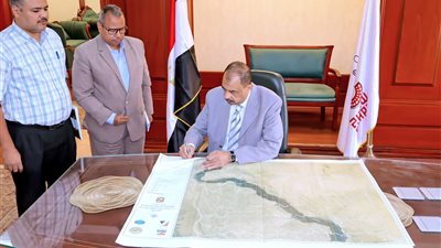 محافظ سوهاج يعتمد الحدود الإدارية الجديدة للمحافظة
