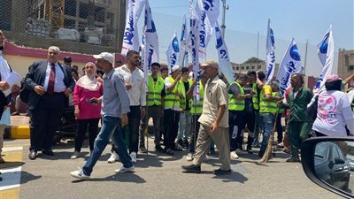 بالصور .. مستقبل وطن ينظم دخول الناخبين في لجان الـجيزة