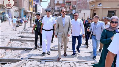 محافظ سوهاج يتفقد الشوارع ومستوى الخدمات المقدمة للمواطنين بالمصالح الحكومية في برديس