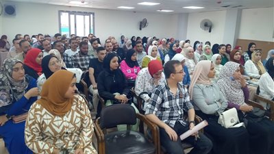 العمل بأسيوط تنظم ملتقى لتنمية مهارات الشباب واعدادهم لسوق العمل