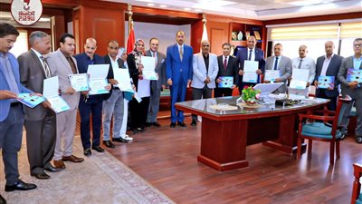 محافظ سوهاج يكرم 15 من المتميزين الحاصلين على مراكز متقدمة بمركز التنمية المحلية