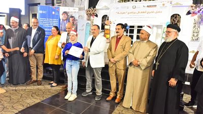 محافظ أسيوط يحتفل بتخرج 100 طفل ضمن مشروع مكافحة عمل الأطفال