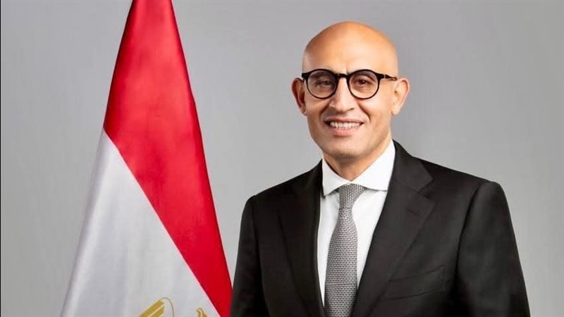 الوزير محمد عبد اللطيف