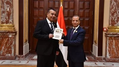 النائب محمود مرجان يتسلم كارنيه عضوية مجلس الشيوخ