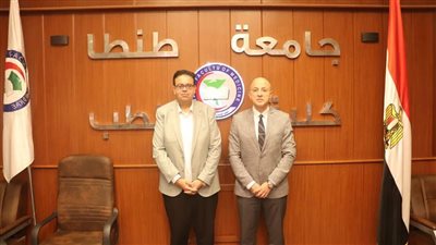 القائم بأعمال عميد طب طنطا يلتقي مدير عام الاستراتيجية بالمجلس الصحي المصري .
