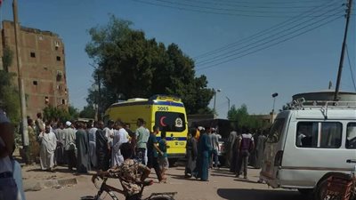 المتهم ضربهما وفر هاربًا.. مقتل أب ونجله بوابل من الأعيرة النارية في قنا